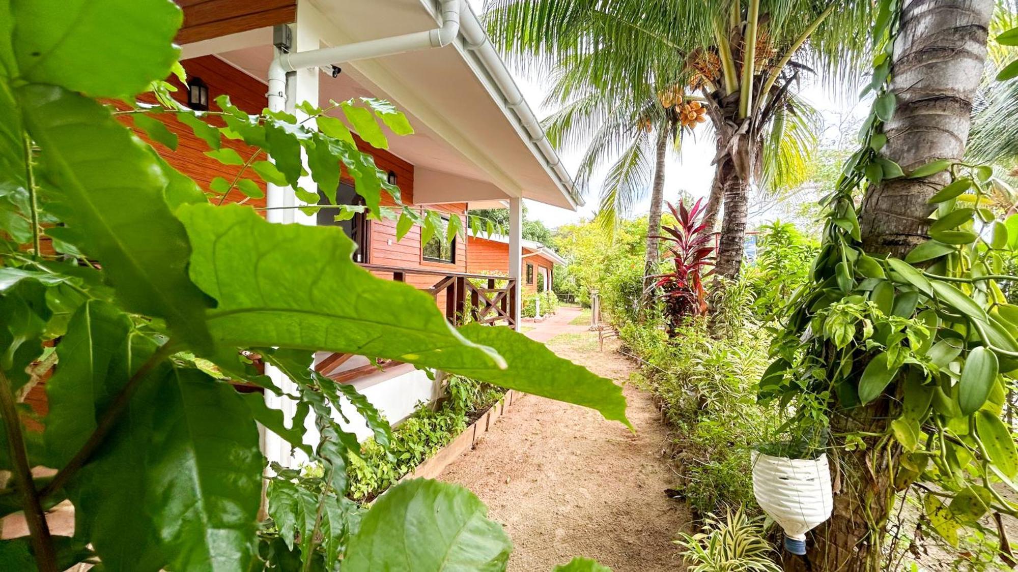 Anse Grosse Roche Beach Villa La Digue  Extérieur photo